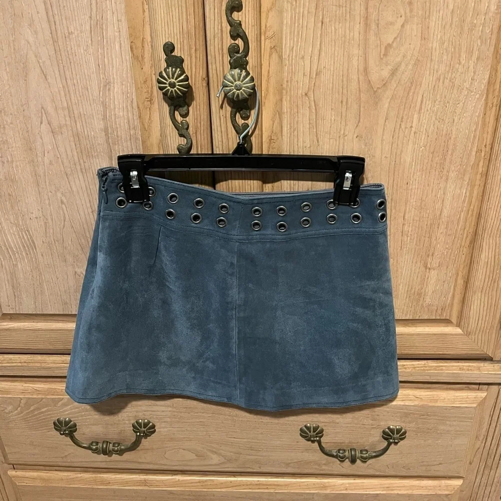 BCBGMAXAZRIA Blue Micro Suede Mini Skirt, Size XXS. Faux Suede.